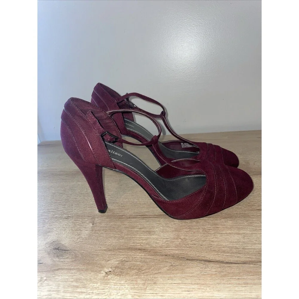 Naturalizer Burgundy Suede T-Strap 9M Heels - Picture 2 of 6